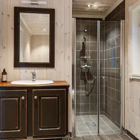 Hytteeventyr I Valdres Med Jacuzzi, 5 Soverom, Alpinbakke Og Skiloyper Like Ved! Vakantiehuis Aurdal