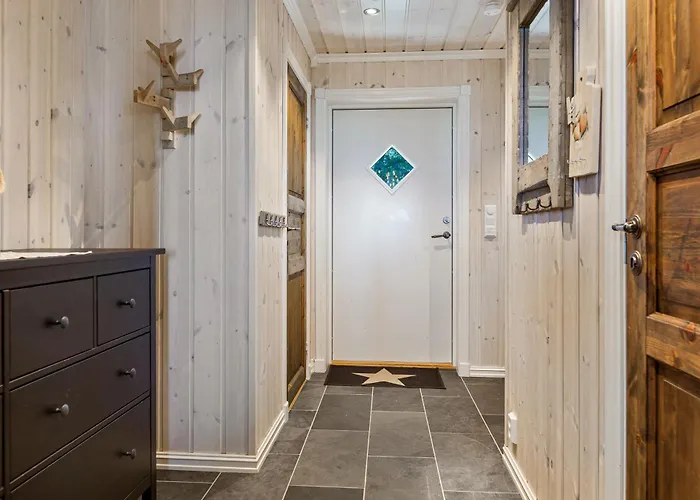 Hytteeventyr I Valdres Med Jacuzzi, 5 Soverom, Alpinbakke Og Skiloyper Like Ved! *