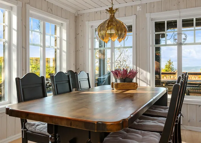 Hytteeventyr I Valdres Med Jacuzzi, 5 Soverom, Alpinbakke Og Skiloyper Like Ved! Ferienhaus Aurdal